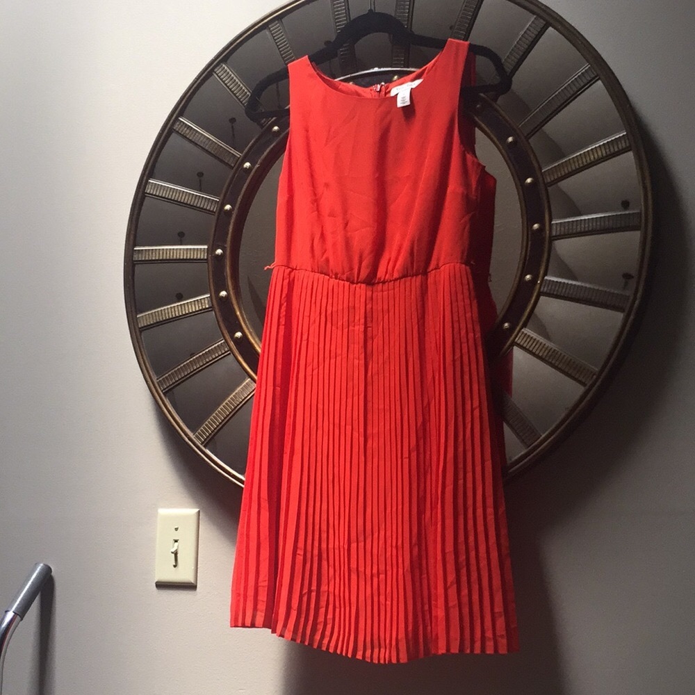 White House black market pleated dress